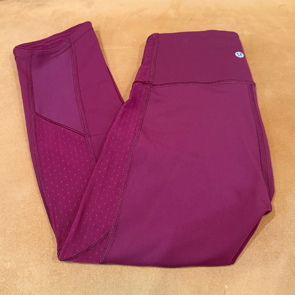 Lululemon Bordeaux Leggings 19” mesh detail